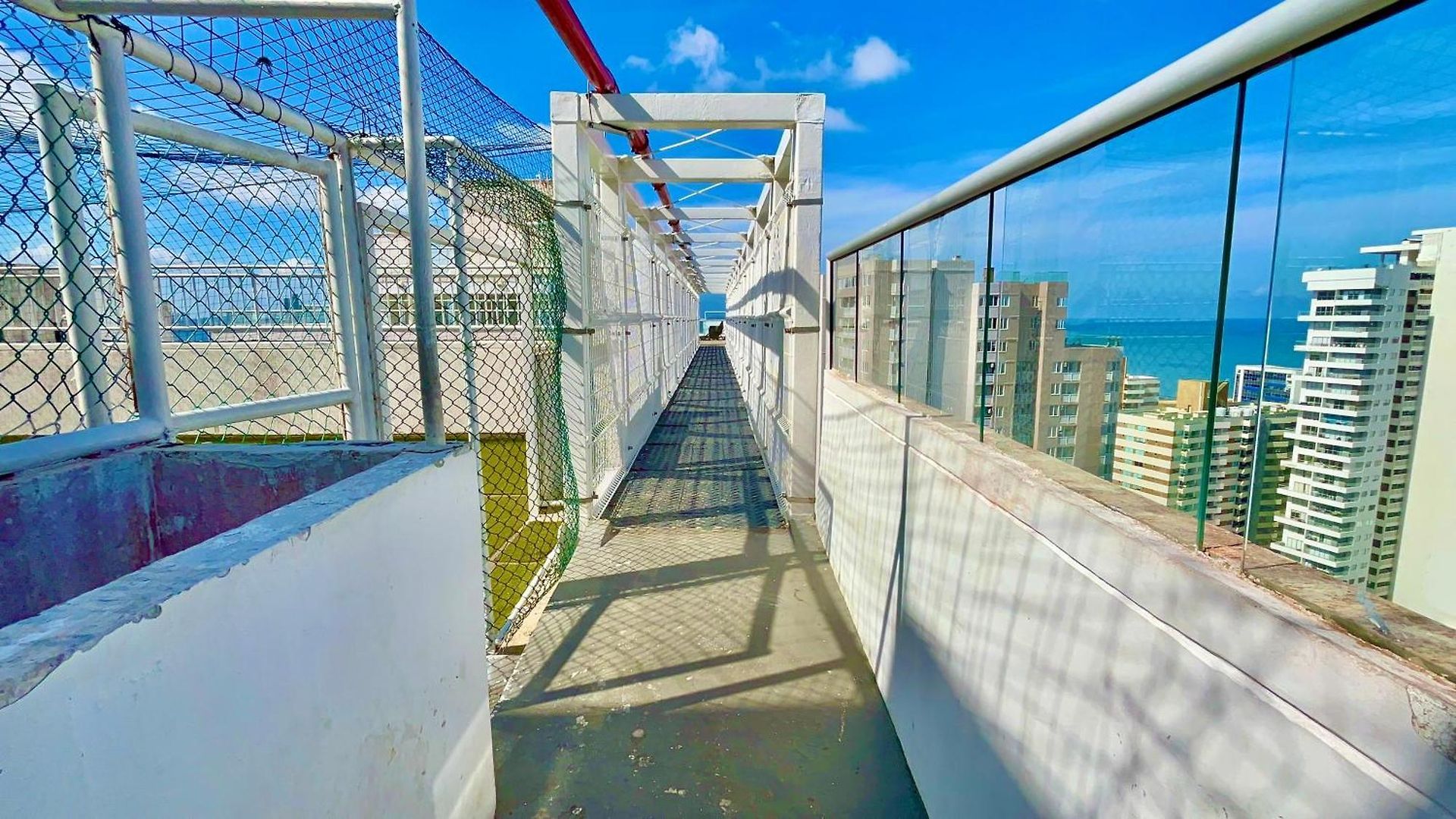 En Cerca Al Mar